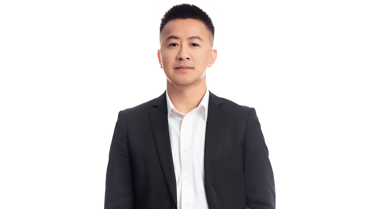 Mr. Tran Huy Bao Giang, General Director of FPT Digital - FPT Group emphasized that any business that considers AI as its operating infrastructure will go far. Photo: DNCC