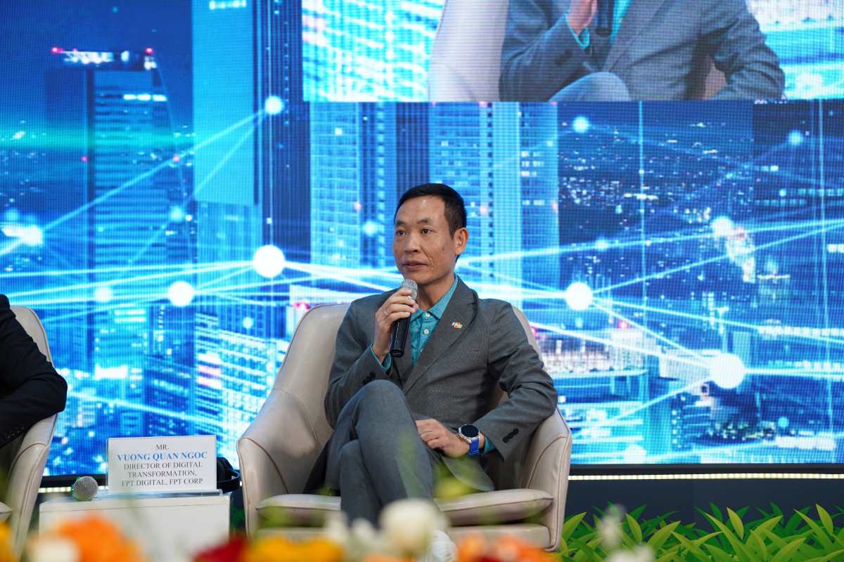 According to Mr. Vuong Quan Ngoc, Consulting Director of FPT Digital - FPT Group, To apply AI in the right direction, businesses need to start with problems that give clear results. Photo: DNCC