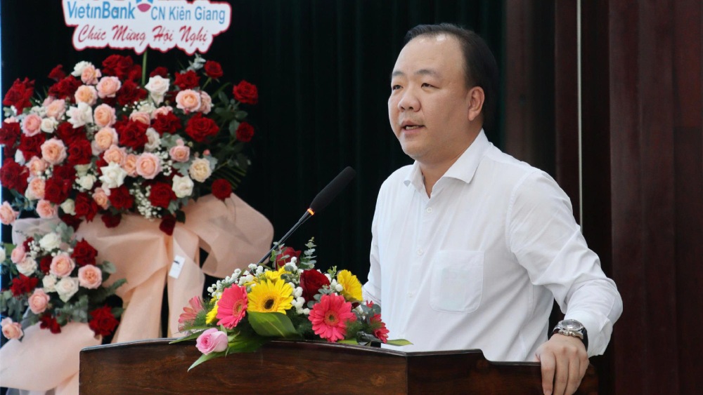 Cuc truong Cuc Quan ly va Phat trien thi truong trong nuoc, Bo Cong Thuong Tran Huu Linh phat bieu tai hoi nghi. Anh: Ngoc Mai