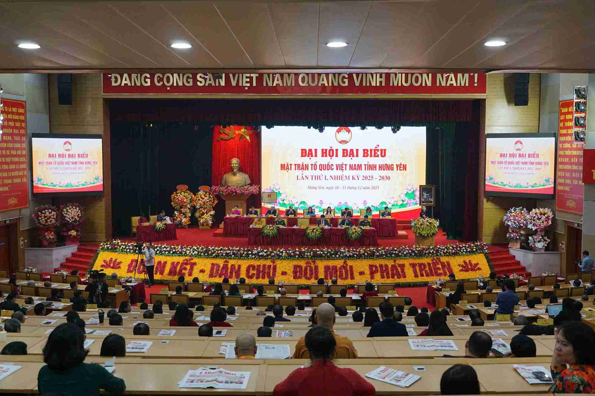 Toan canh hoi truong noi dien ra Dai hoi dai bieu MTTQ Viet Nam tinh. Anh: Mai Huong