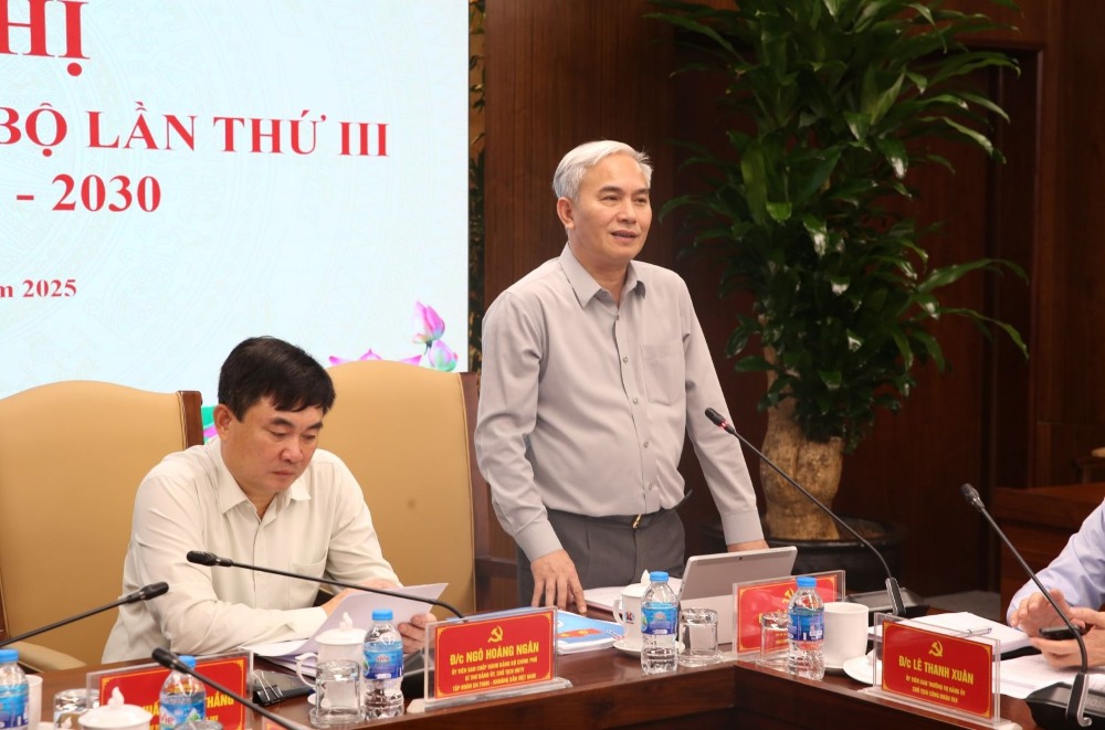 Dong chi Vu Anh Tuan - Pho Bi thu Dang uy, Tong Giam doc Tap doan TKV Vu Anh Tuan phat bieu tai hoi nghi. Anh: TKV