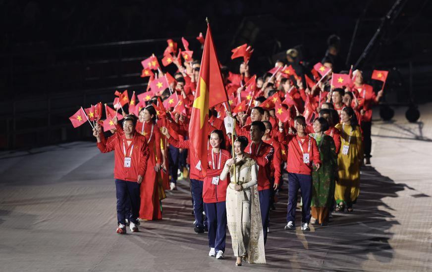 The Vietnamese sports delegation had their first medals at the 33rd SEA Games. Photo: Bui Luong
