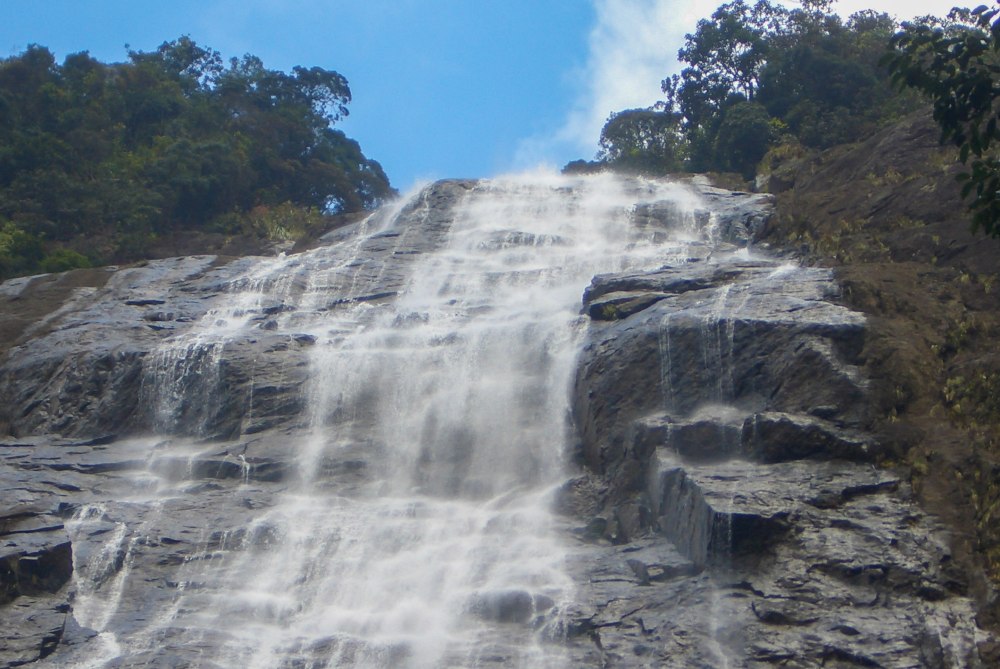 바흐마 국립공원의 오호폭포 (사진: V.Linh).