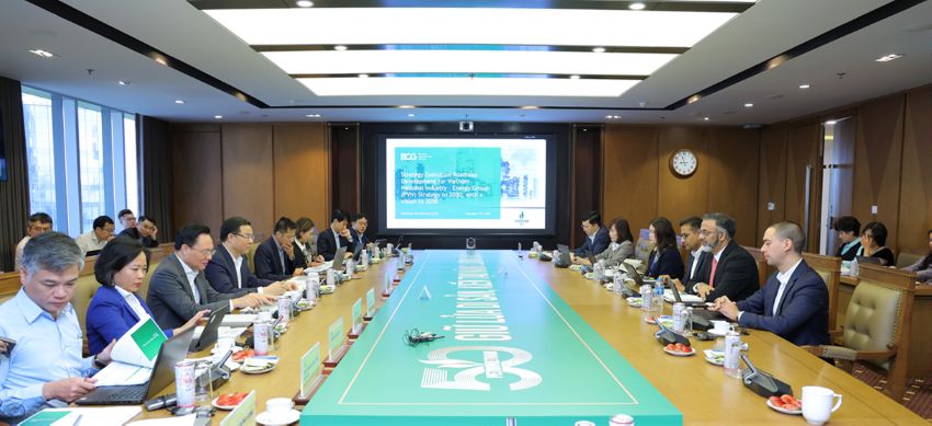 ベトナム国家エネルギー産業グループ(ペトロベトナム)とボストンコンサルティンググループ(BCG)の間のセミナーの全景。写真:PVN