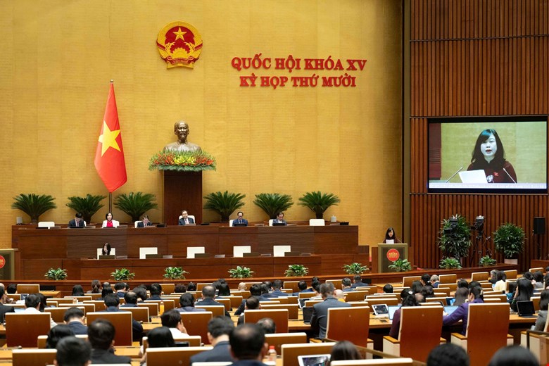 Tu 1.1.2026, bac si moi tuyen dung duoc nang luong len bac 2, theo Nghi quyet cua Quoc hoi ve mot so co che, chinh sach dac biet tao dot pha cho cong tac bao ve, cham soc va nang cao suc khoe Nhan dan. Anh: Media Quoc hoi