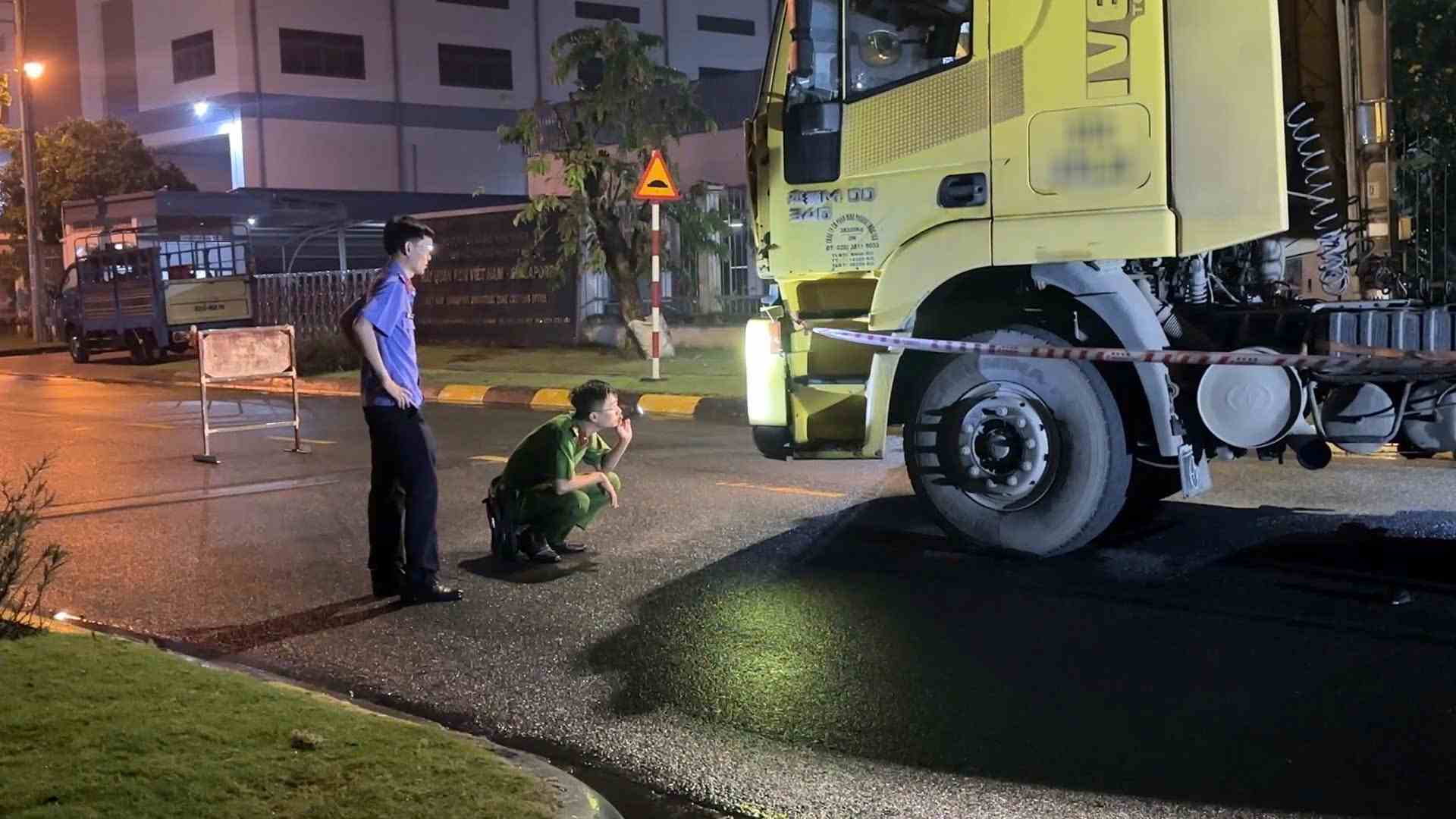 Cong an TPHCM kham nghiem hien truong. Anh: Dinh Trong