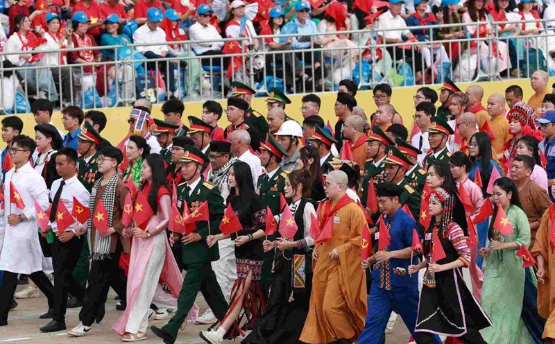 The Fatherland Front's mass bloc in the parade celebrating the 80th anniversary of National Day (September 2, 1945 - September 2, 2025). Photo: Hai Nguyen