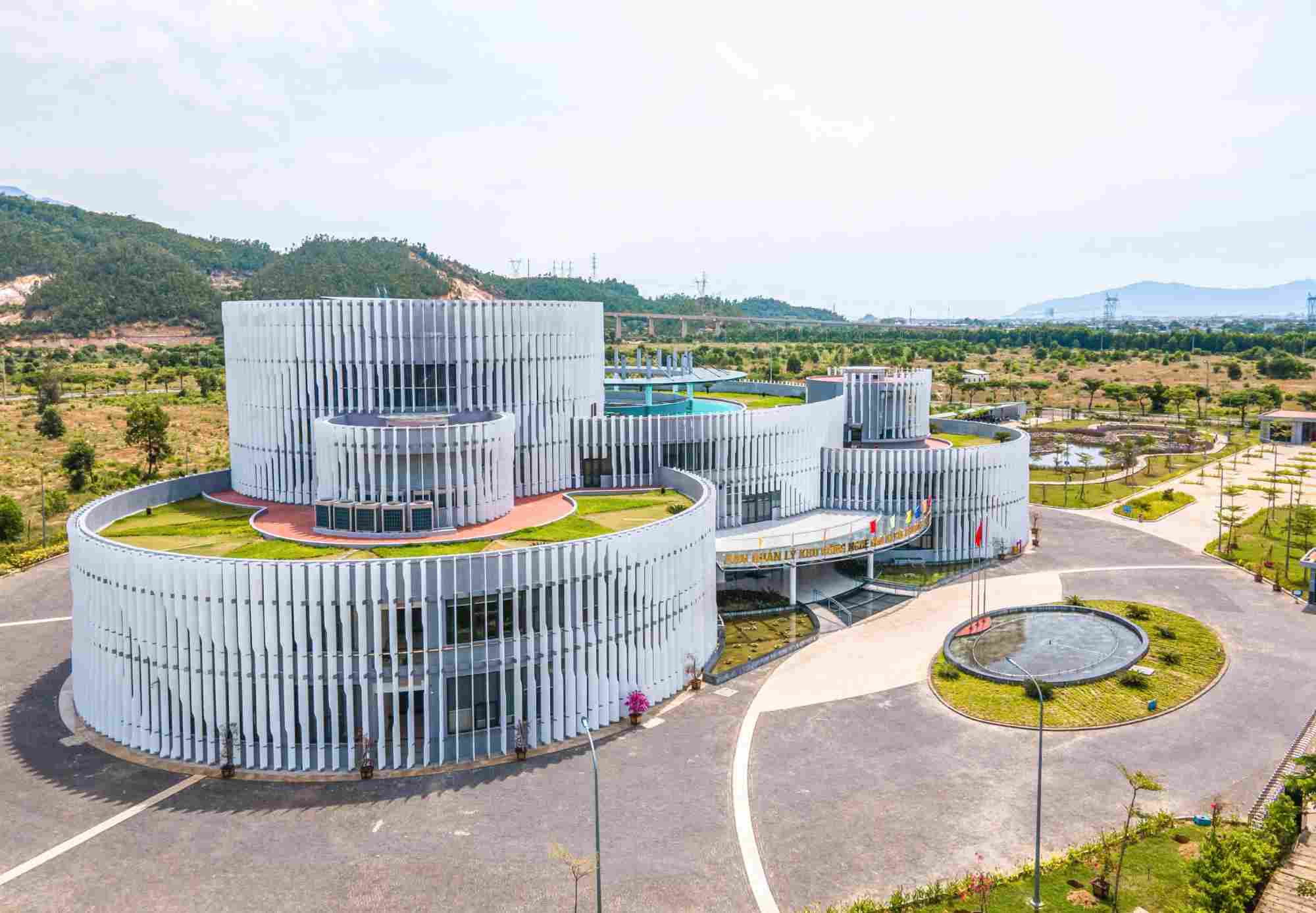 The National Assembly's Resolution on the special mechanism for the development of Da Nang has just been approved for amendment and supplementation, creating conditions for the Da Nang Free Trade Zone to be implemented more smoothly. Photo: Tran Van