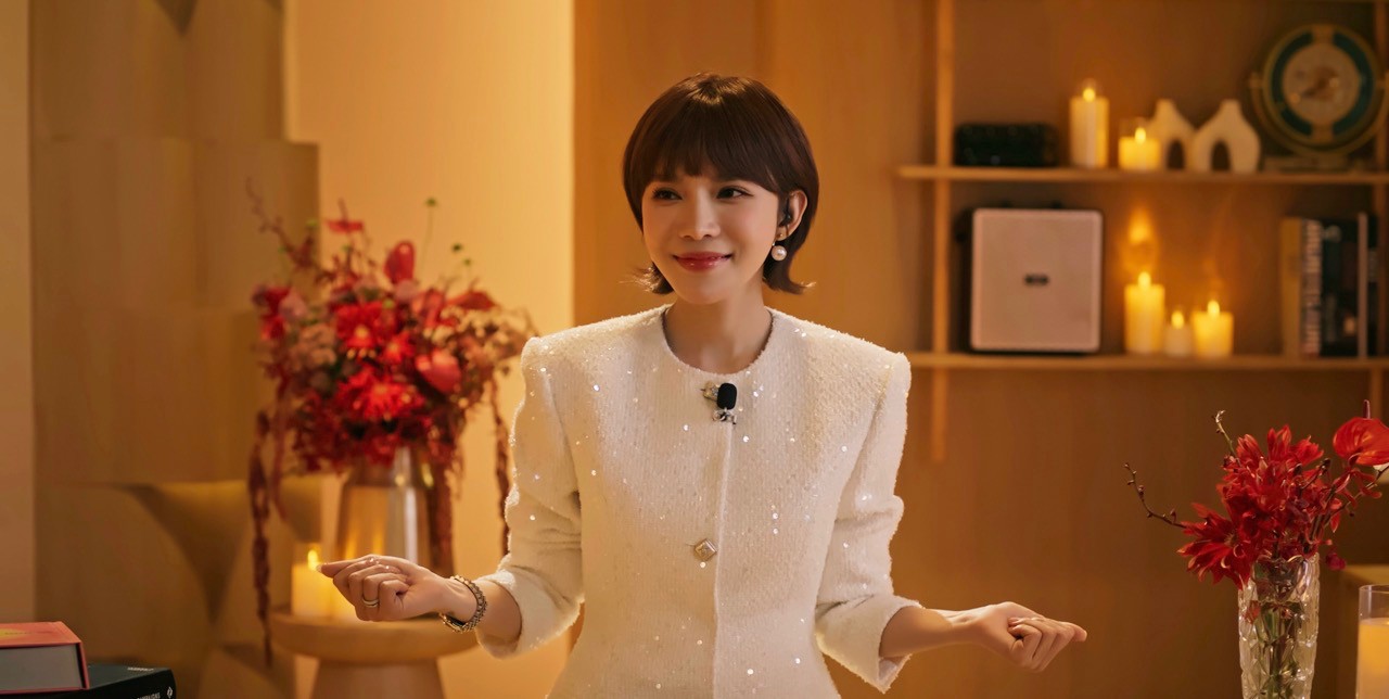 Tran Thanh's Tet movie reveals the first artists. Photo: Film crew.