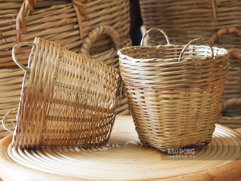 Cac san pham mini phuc vu du lich tu chat lieu tre, truc tai dia phuong. Anh: Phuong Anh