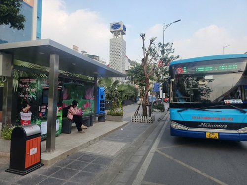 Hà Nội đổi mới diện mạo đường Vành đai 2 bằng xã hội hóa. Ảnh. Minh Hạnh 