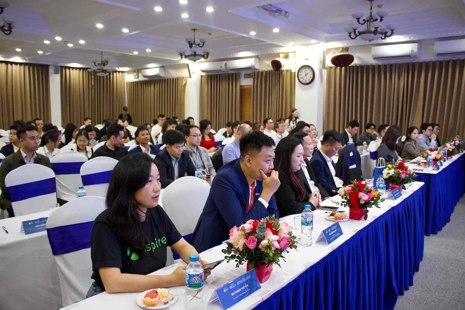 Toàn cảnh sự kiện VNU Venture Day 2025 được đông đảo các nhà khoa học, sinh viên, startup, nhà đầu tư, doanh nghiệp cũng như hệ sinh thái hỗ trợ khởi nghiệp tham gia và hưởng ứng. Ảnh: Song Anh
