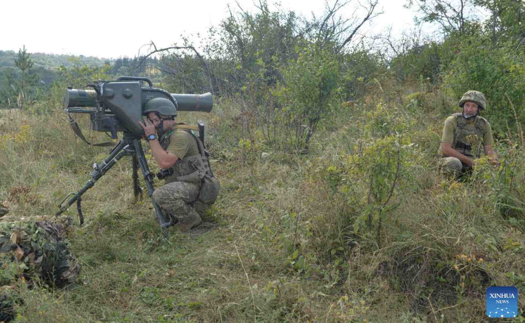 Ukrainian soldiers on a training mission on the ground. Photo: Xinhua