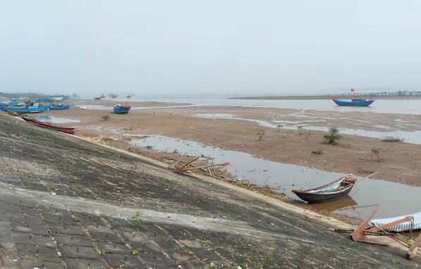 Bồi lắng nặng tại lạch Cửa Khẩu, ngư dân gặp khó