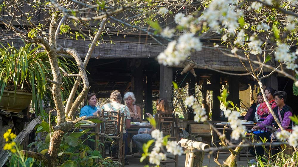 Du khach nuoc ngoai den voi Homestay A Chu. Anh: Nhan vat cung cap
