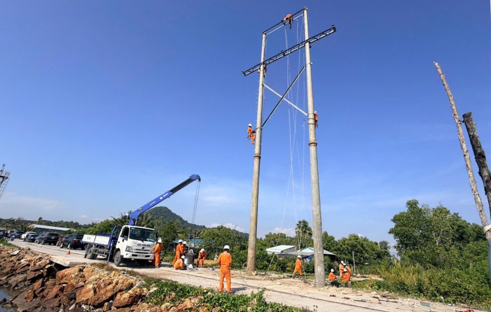 The underground cable incident has affected the power supply to some areas in Phu Quoc special zone. Photo: Provided by Electricity