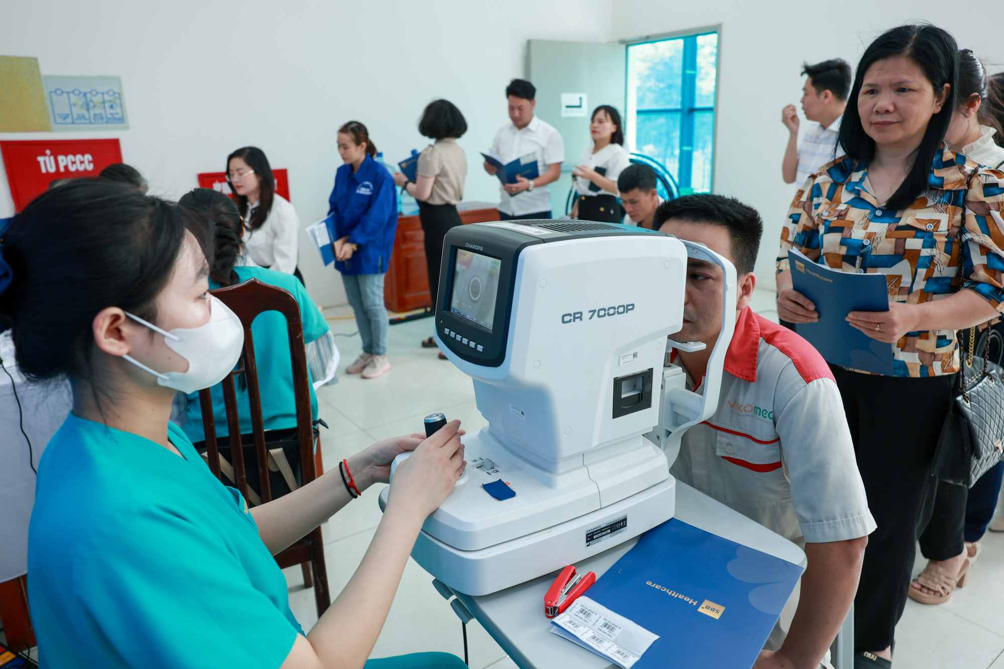 Health check-up for workers in Thach That district (old), Hanoi City during Workers' Month 2025. Photo: Hai Nguyen