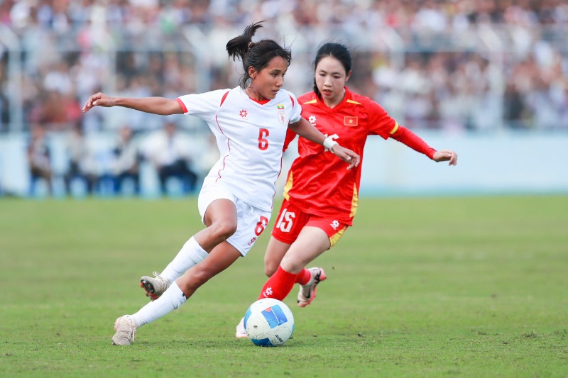 L'équipe féminine vietnamienne a gagné 2-0 contre le Myanmar. Photo de : Minh Dan