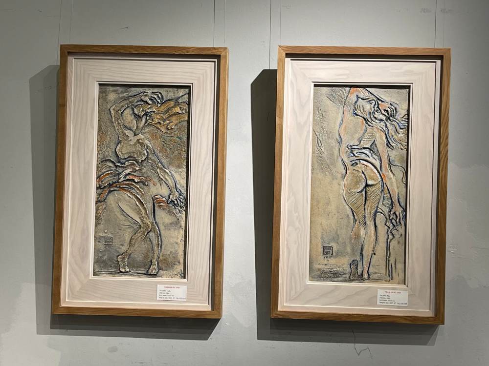 Tac pham: “Cuon”, “Lang” - chat lieu gom (Pham Quoc Anh) voi duong cong toi gian ma day suy tuong nhu y niem ton vinh su thuan khiet va ban chat cua su song. Anh: Quynh Mai