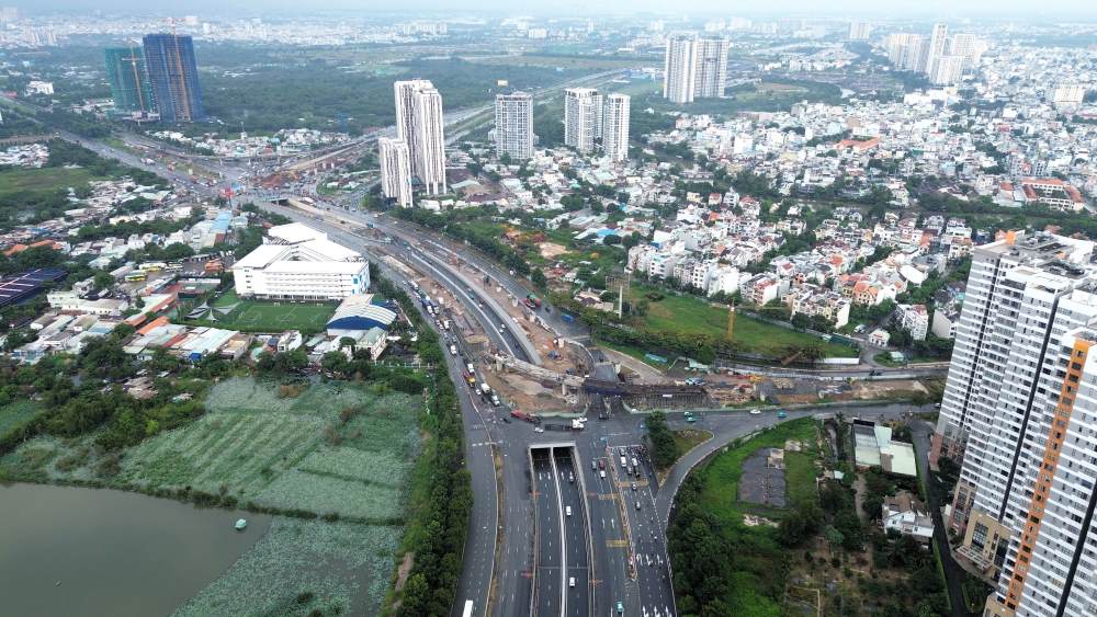 An Phu intersection at the eastern gateway of Ho Chi Minh City. Photo: Anh Tu