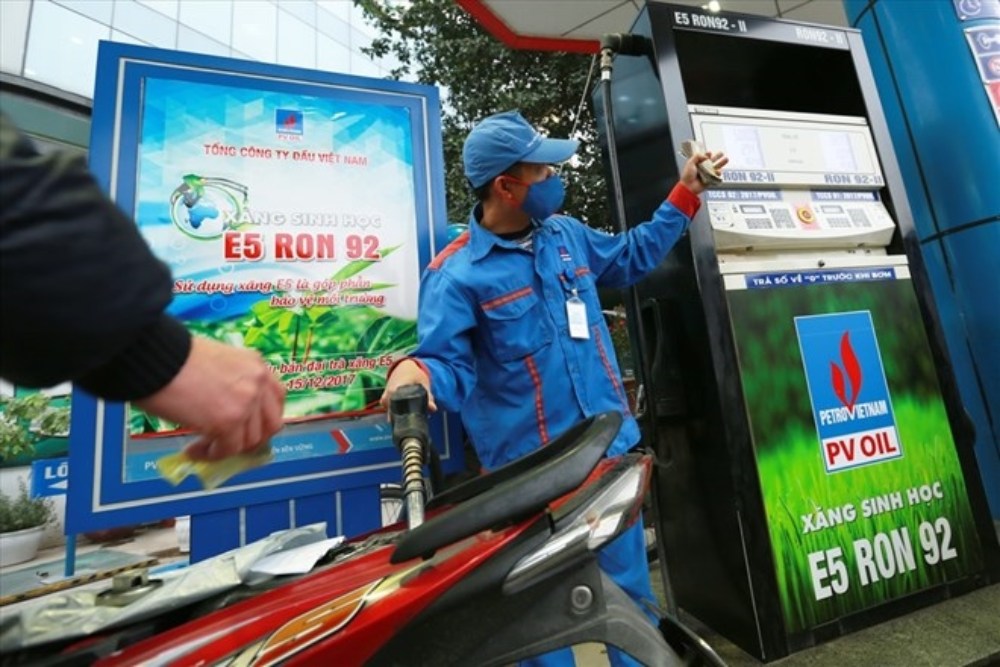 The Prime Minister abolished the roadmap for applying the ratio of biofuel to traditional fuel blending according to Decision 53/2012/QD-TTg. Photo: Cuong Ngo