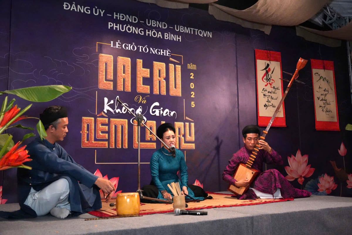 Dong Mon Ca Tru Club still preserves and develops traditional arts. Photo: Phuong Hoa Binh, Hai Phong