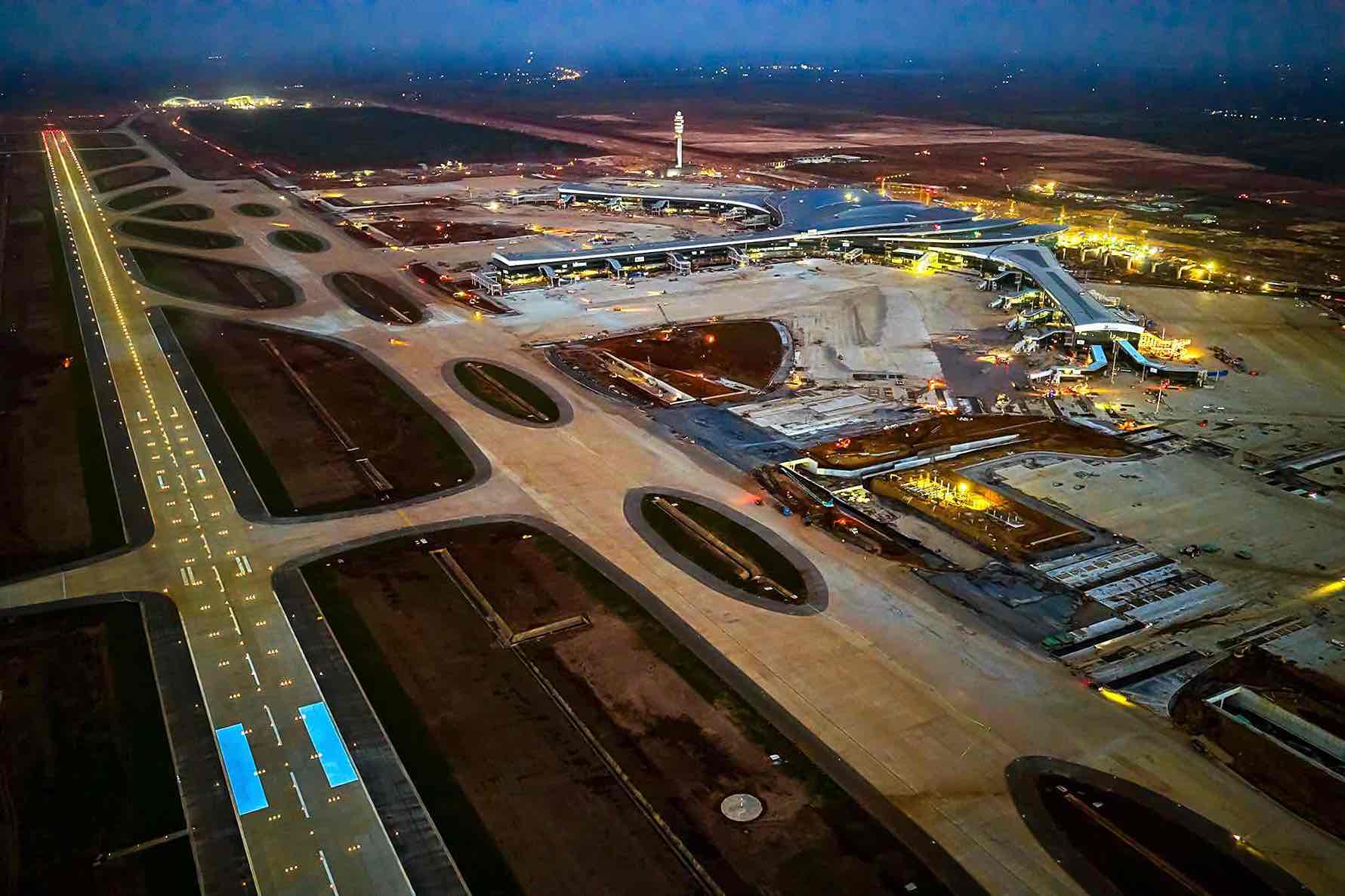 Toan canh duong cat ha canh so 1 va nha ga hanh khach san bay Long Thanh. Anh: ACV