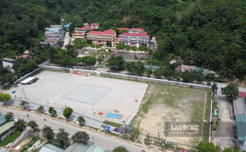 A series of cars and motorbikes ran red lights and exceeded speed in ...