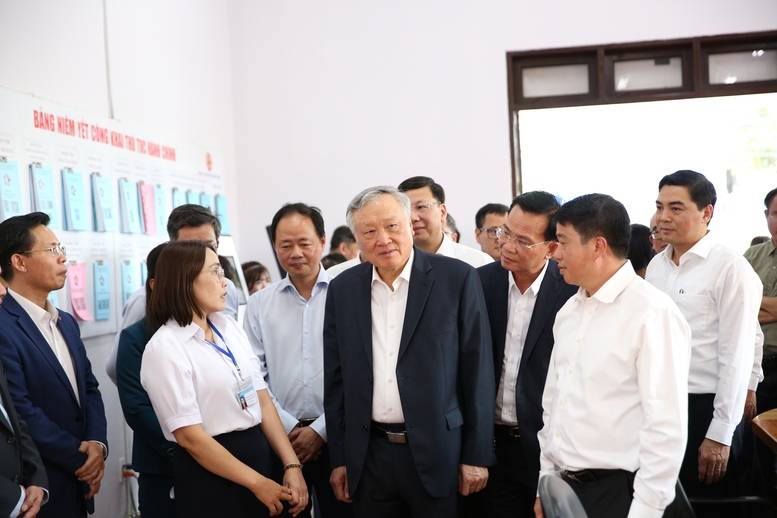 Pho Thu tuong Thuong truc Chinh phu Nguyen Hoa Binh toi tham va lam viec voi xa Duc Trong (tinh Lam Dong) ve to chuc, van hanh Trung tam Phuc vu hanh chinh cong ngay 30/6/2025