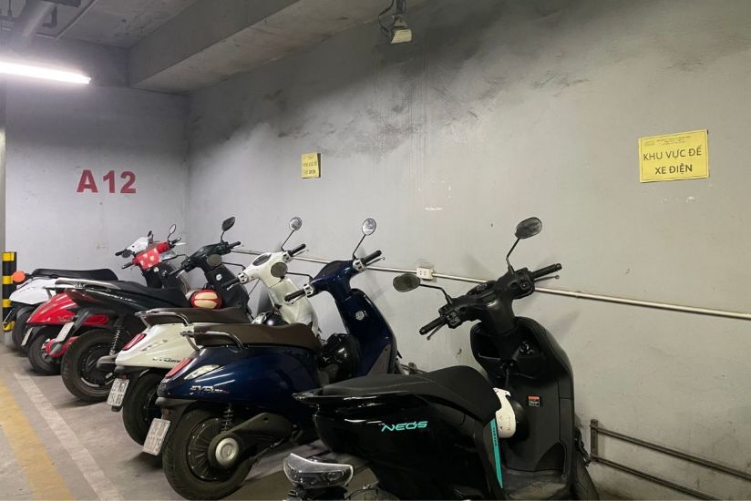 多くのマンションの電気自動車駐車エリアが個別に分類されました。写真:Thanh Binh