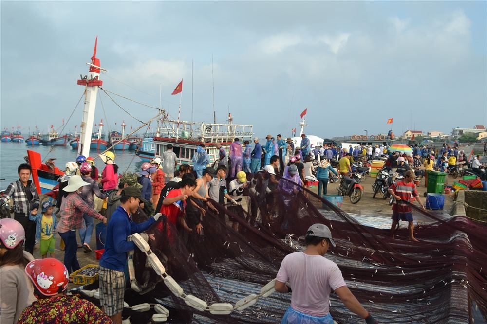 Ly Son, Quang Ngai la mot trong nhung noi co nhieu ngu dan can truong o mien Trung. Anh: Tra Ban