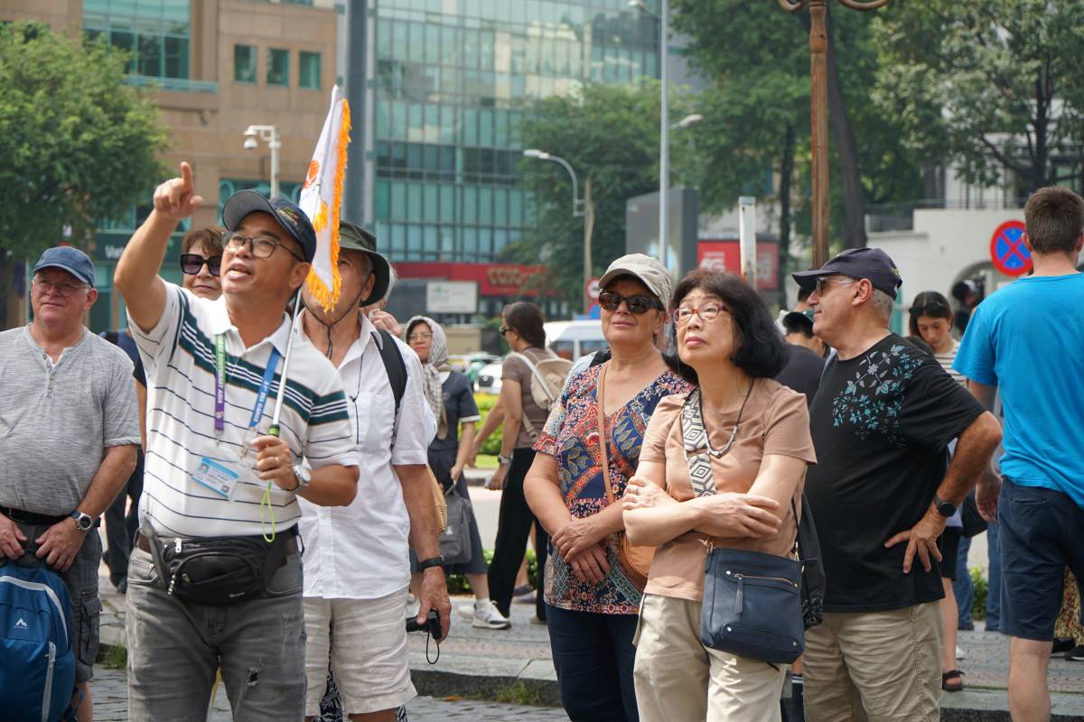 Doan khach quoc te tham quan TPHCM. Anh: Thanh Chan