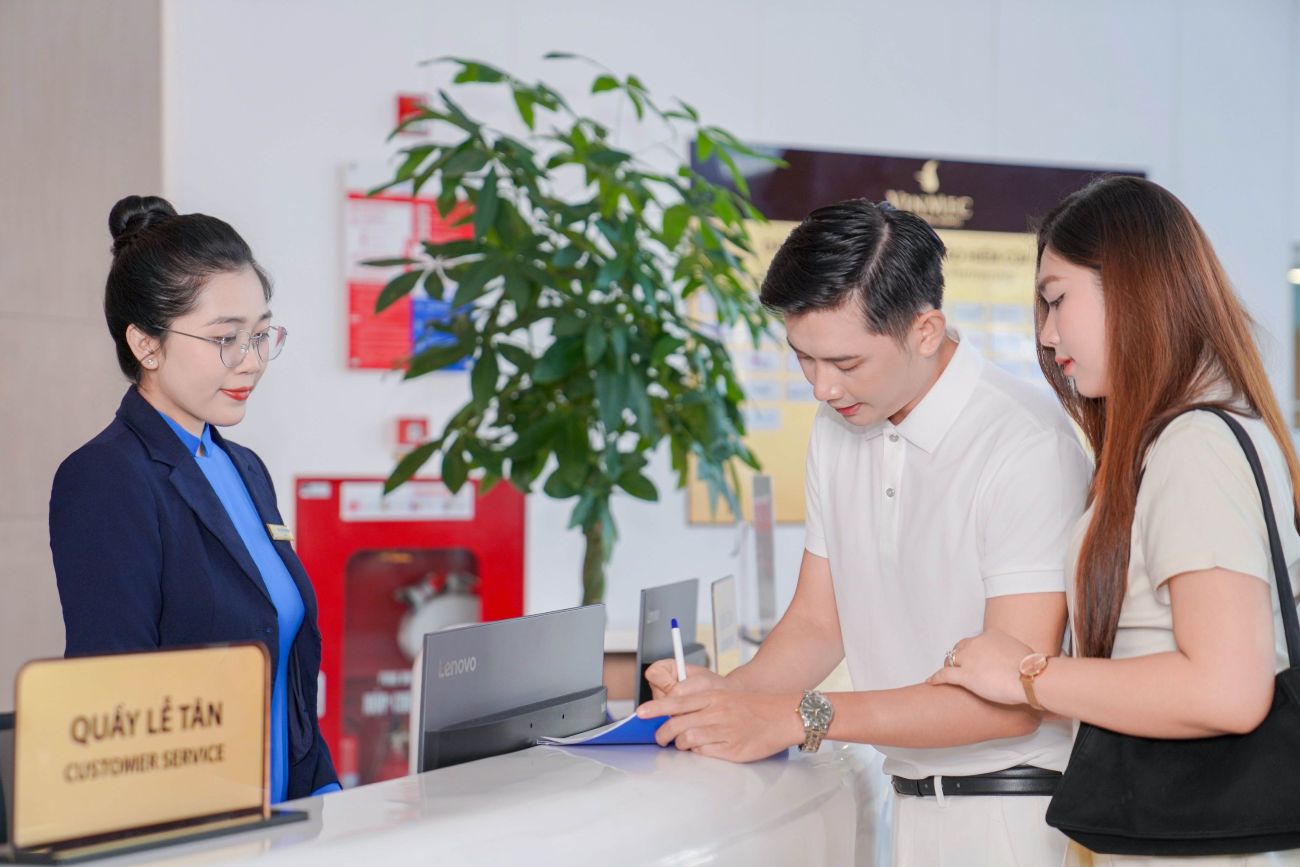 Anh 1: Khach hang duoc su dung the BHYT khi den kham chua benh tai Vinmec Can Tho.