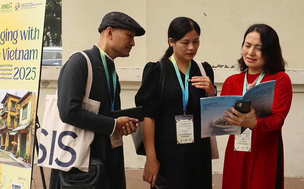 Hoi thao nam nay thu hut su tham gop y kien tu cac chuyen gia voi gan 200 tham luan cua 280 hoc gia thong qua viec thao luan o hon 50 cac phien toan the va song song.