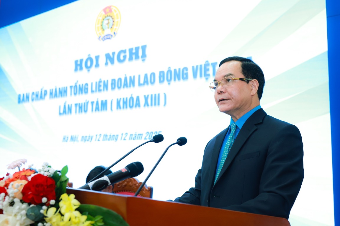 President of the Vietnam General Confederation of Labor Nguyen Dinh Khang launched emulation among union members and workers in 2026. Photo: Hai Nguyen