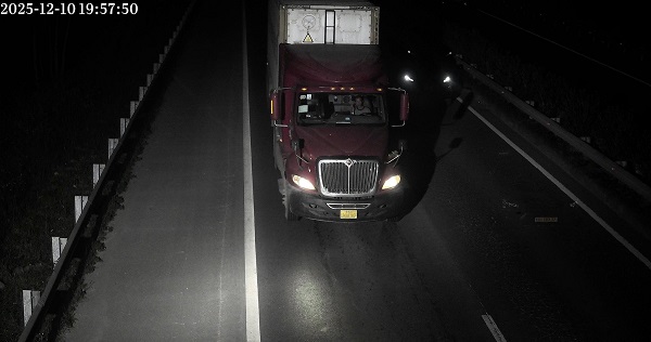 車の所有者は冷たい罰金を科せられる。写真:交通警察局