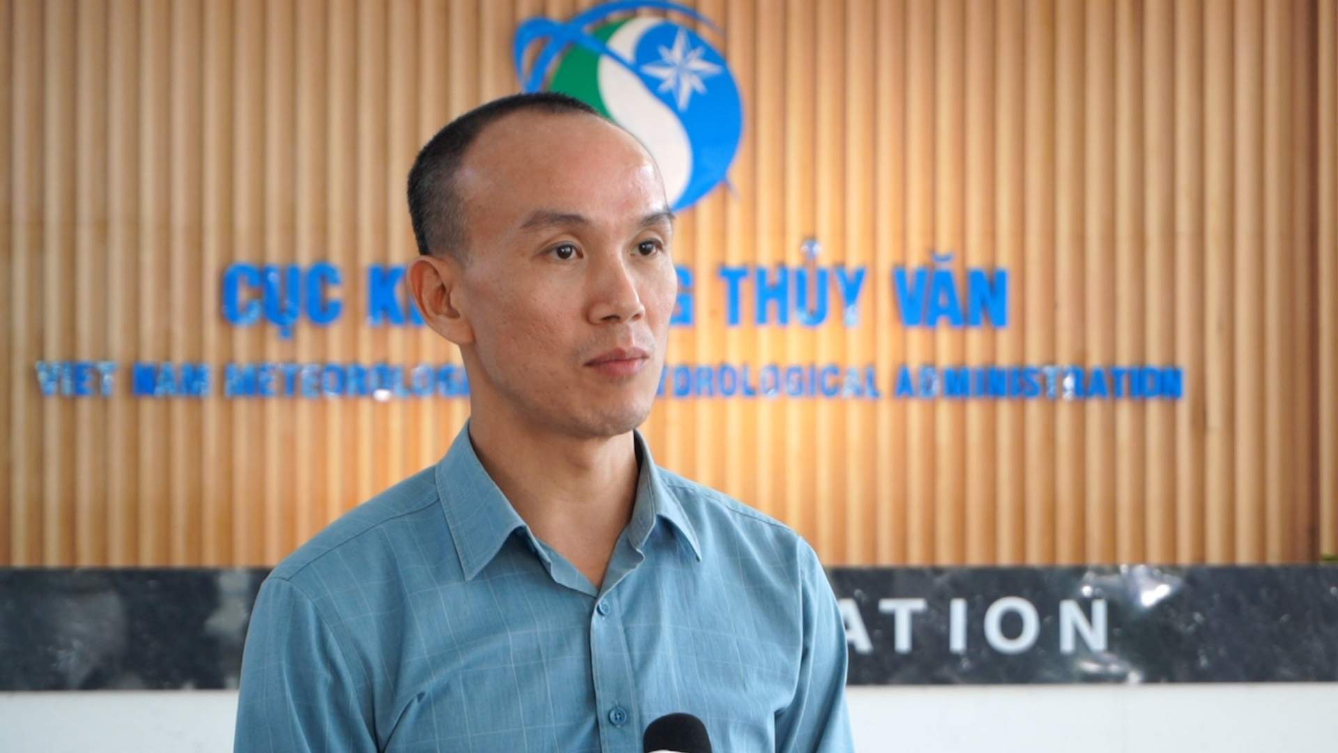 Ong Hoang Phuc Lam canh bao dot khong khi lanh manh lan nay co the gay mua, de phong cac hien tuong cuc doan trong con dong o Bac Bo. Anh: An An