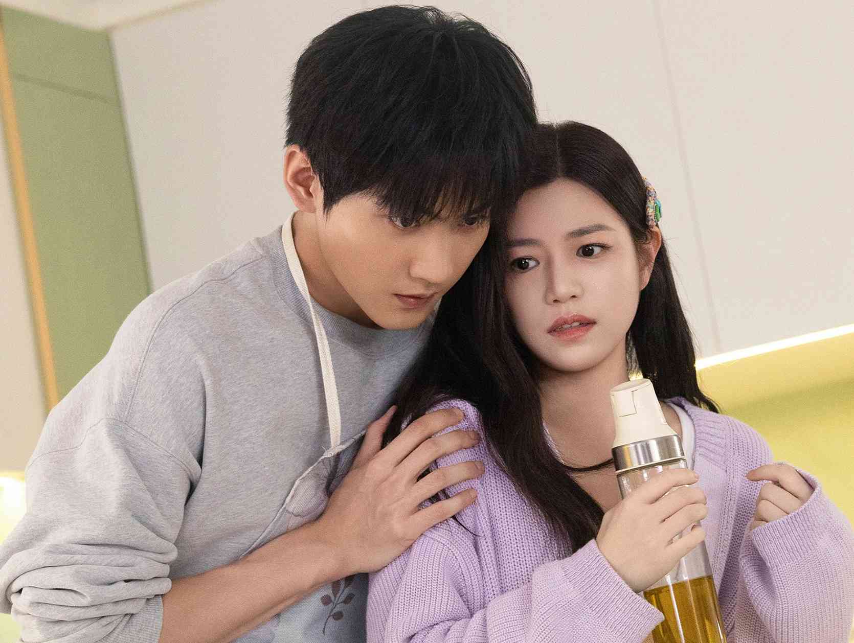 Chau Kha Vu and Tran Nghien Hi were criticized for suspecting of borrowing the names of Luu Vu Ninh and Tran Hieu for the film's PR. Photo: VieON.