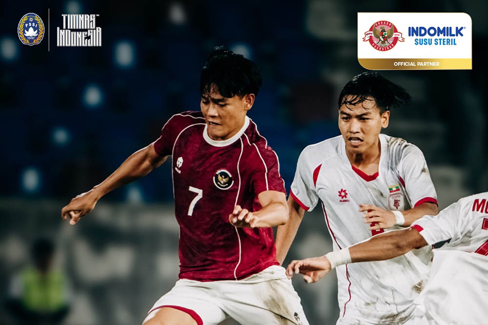 U22 Indonesia (red shirt) stops in the group stage of the 33rd SEA Games men's football event. Photo: PSSI