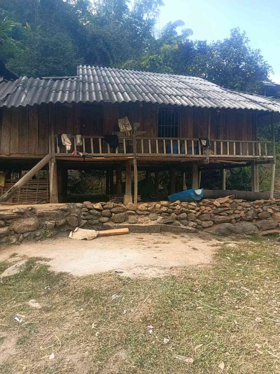 Ngoi nha don so la tai san duy nhat cua gia dinh anh Lo Van La. Anh: NVCC