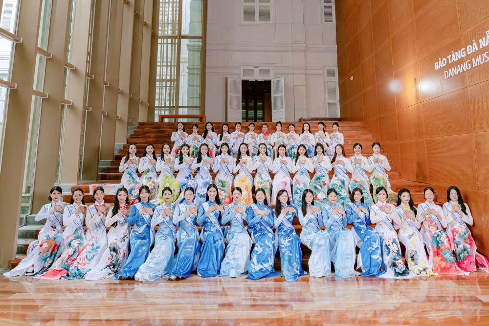 Top 44 Hoa hau sinh vien Hoa binh Viet Nam tai bao tang Da Nang. Anh: BTC