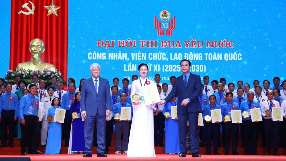The 11th National Patriotic Emulation Congress for Workers and Civil Servants (2020 - 2025) organized by the Vietnam General Confederation of Labor, has 2 collectives and 4 individuals of the An Giang Provincial Federation of Labor being commended and rewarded. Photo: An Giang Trade Union