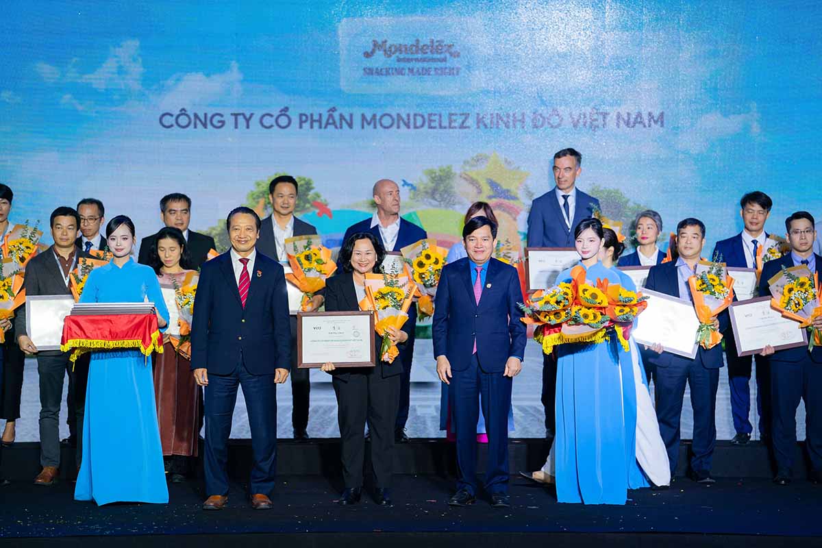 In December 2025, Mondelez Kinh Do was honored for the fourth consecutive year in the Top 100 Sustainable Development Enterprises of Vietnam (CSI 2025). Photo: Provided by the enterprise