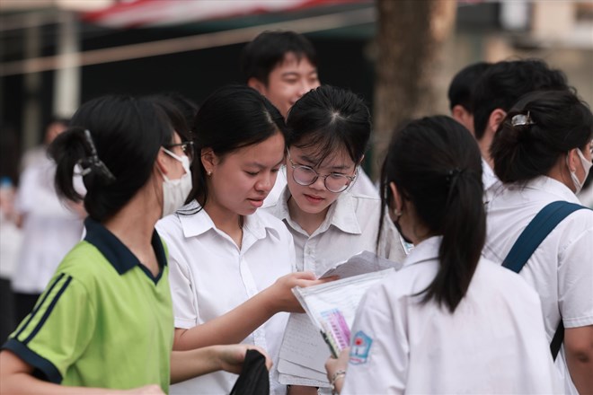 24h Education: Ho Chi Minh City collects opinions on school arrangement; Children must study in temporary conditions