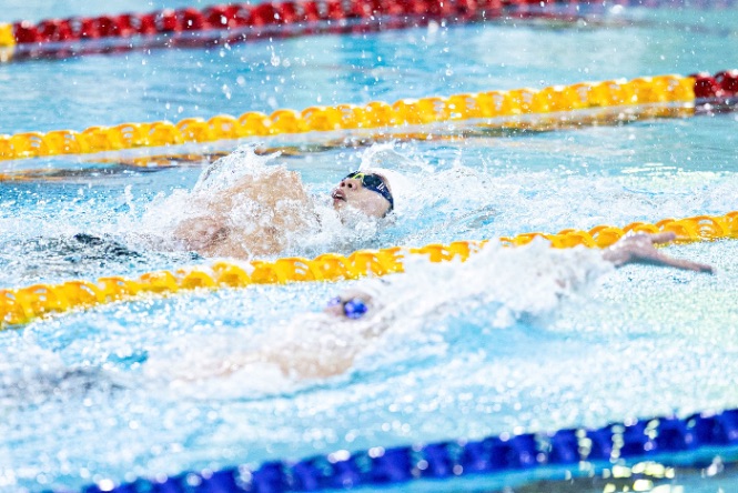 Noi dung 400m hon hop ca nhan co 4 phan thi nho gom boi buom, boi ngua, boi ech va boi sai. Quang Thuan khoi dau khong qua tot o hai phan thi dau truoc khi but len manh me o hai noi dung sau.