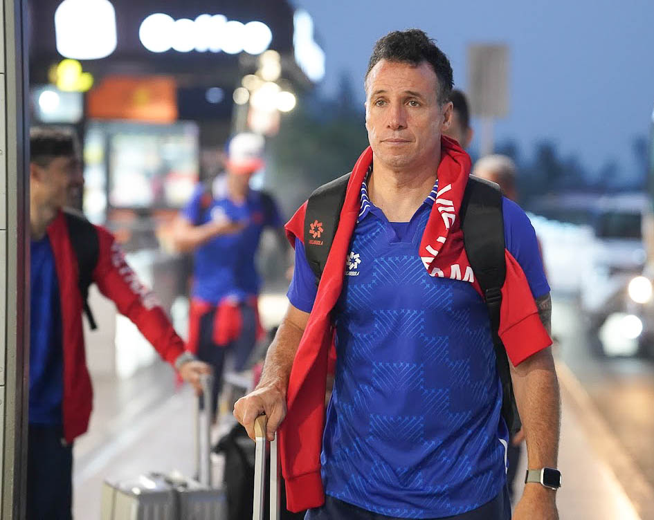 Huan luyen vien Diego Giustozzi loai 6 cau thu truoc ngay sang Thai Lan. Anh: VFF