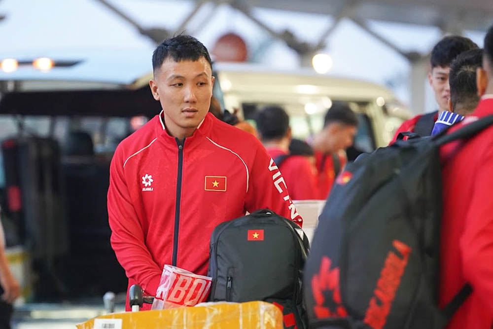 The Vietnam futsal team left for Thailand on the morning of December 13. Photo: VFF