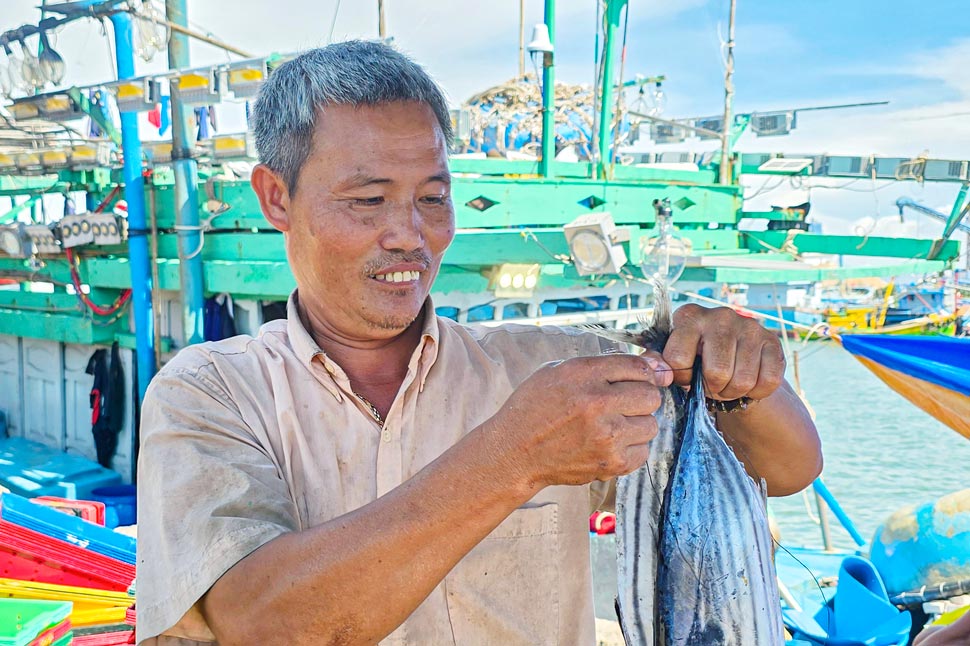 Ngu dan Le Hung Cuong