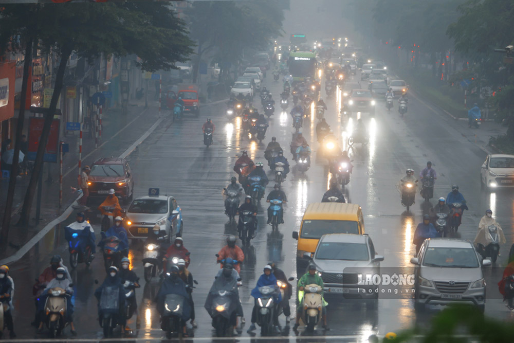 Hanoi is forecast to continue to have rain today, December 13, due to the impact of cold air. Photo: Viet Anh