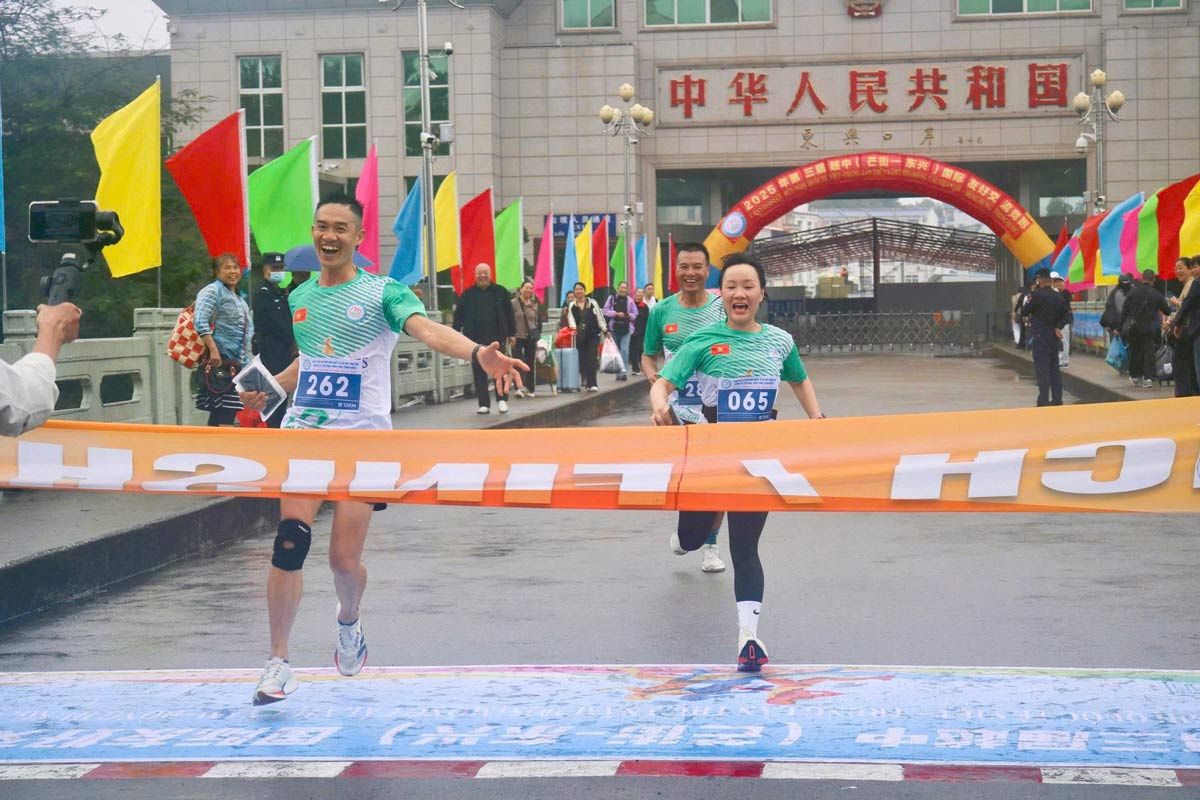 Cac van dong vien ve dich. Anh: Thanh Tung